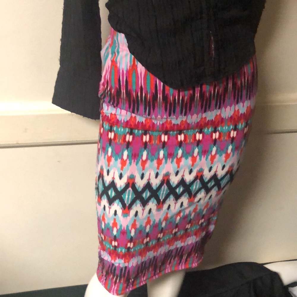 Hot kiss stretchy multi color Midi Skirt sz S/M
